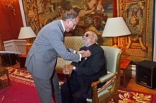 Ιππότης της Λεγεώνας της Τιμής ο Ντέμης Ρούσσος