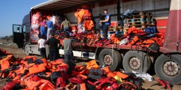 14,000 Discarded Refugee Lifejackets Traveling to Berlin for Art Project