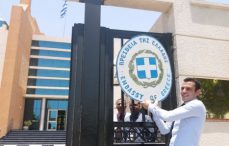 وزير الخارجية اليوناني: العمالة المصرية في قطر هي أولى اهتمامات اليونان