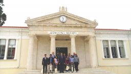 Την αδελφοποίηση της Πάφου με την Αλεξάνδρεια, την Κυριακή 29 Απριλίου, ανακοίνωσε στους μαθητές της Αμπετείου Σχολής που τον επισκέφτηκαν, ο Δήμαρχος Πάφου Φ. Φαίδωνος