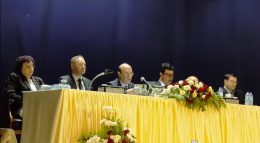 Με έντονα χειροκροτήματα, η Γενική Συνέλευση της ΕΚΑ επικρότησε το έργο της Κοινοτικής Επιτροπής υπό την προεδρία του Εδμόνδου Κασιμάτη