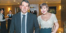 Συγκλονίζει ο Αντιπρόεδρος του ΕΝΟΑ Αθήνας, Πύρρος Δήμας, με το μήνυμα για το θάνατο της γυναίκας του