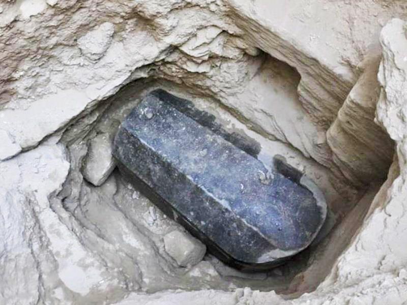 Σε ιερέα και όχι σε βασιλιά και ούτε σε αυτοκράτορα, ανήκει η τεράστια σαρκοφάγος που ανακαλύφθηκε στην Αλεξάνδρεια