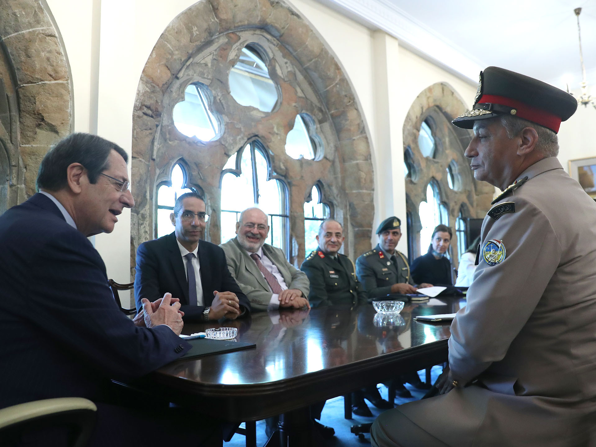Θερμή υποδοχή για τον Υπουργό Άμυνας της Αιγύπτου από τον Πρόεδρο της Κύπρου (ΦΩΤΟ)