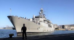 Στη νέα ναυτική βάση της Αλεξάνδρειας της Αιγύπτου της «3ης Ιουλίου» κατέπλευσε η ελληνική φρεγάτα «Σαλαμίς»