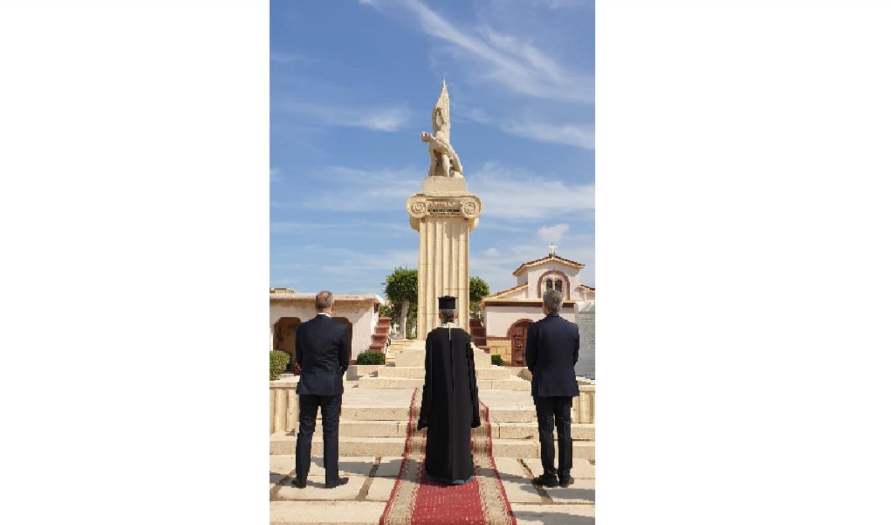 Κατάθεση στεφάνων από την ΕΚΑ και το Γ. Προξενείο στο Ηρώο Ικάρων των Κοιμητηρίων της ΕΚΑ στις 28 Οκτωβρίου
