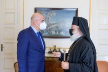 Με τον Έλληνα ΥΠΕΞ Νίκο Δένδια συναντήθηκε στην Αθήνα ο Πατριάρχης Αλεξανδρείας Θεόδωρος