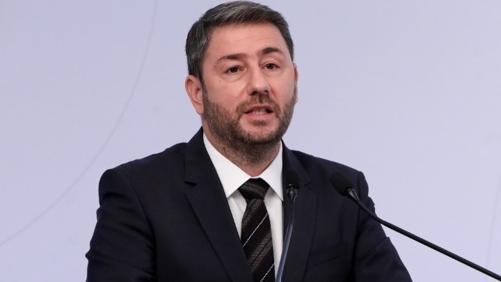 Ο Αρχηγός της Αξιωματικής Αντιπολίτευσης Νίκος Ανδρουλάκης στο Ελληνικό Τετράγωνο