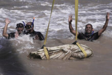 Αίγυπτος: Αγάλματα 2.000 ετών ανασύρθηκαν από βυθισμένη πόλη ανοιχτά της Αλεξάνδρειας