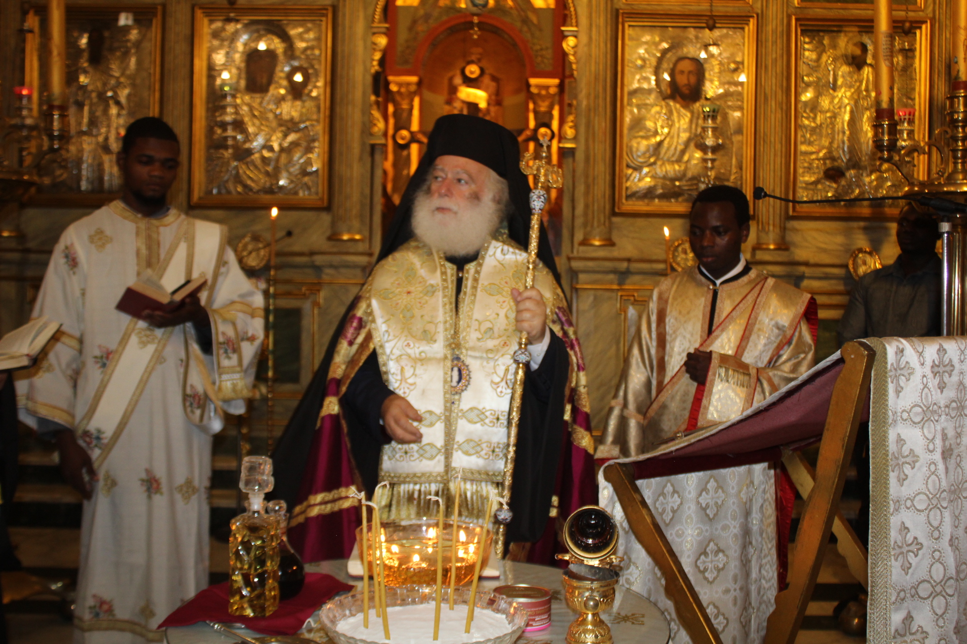 Κατάνυξη στο Ιερό Ευχέλαιο της Μεγάλης Τετάρτης