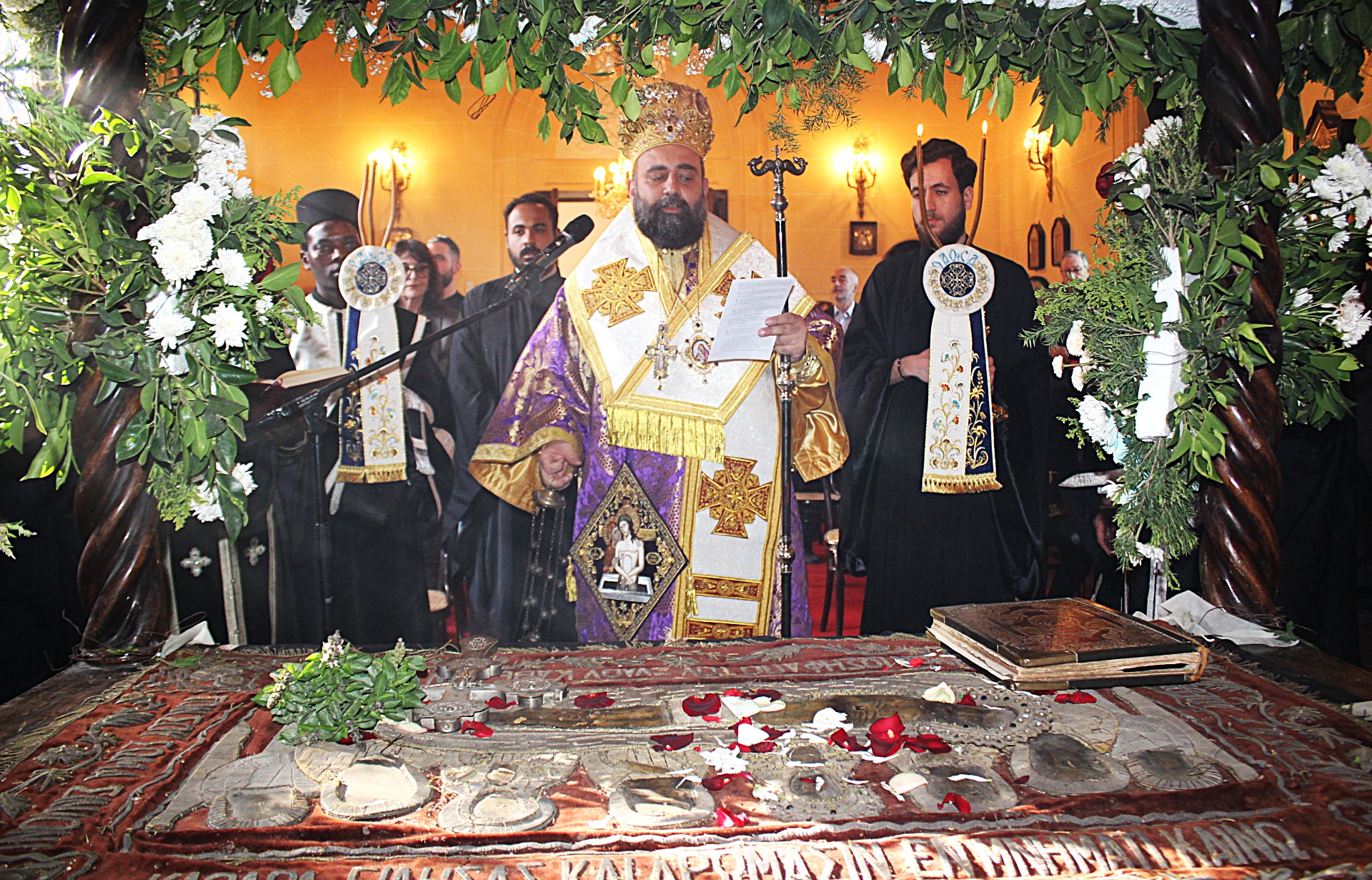 Η Περιφορά του Επιταφίου στην Αγία Αικατερίνη