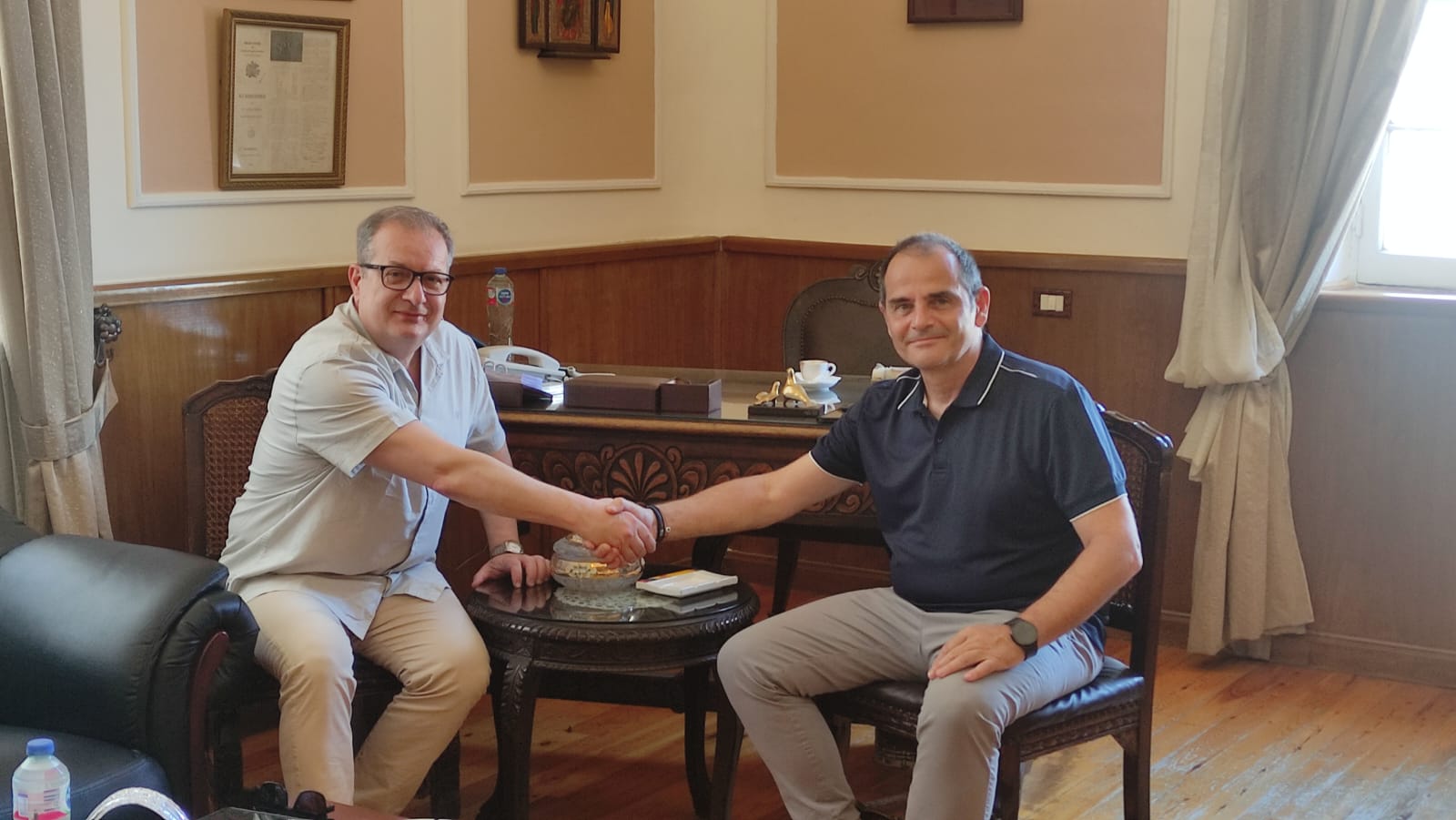 Ο Dr Αντώνης Χριστόπουλος εξέτασε πάροικους στο Μάννα